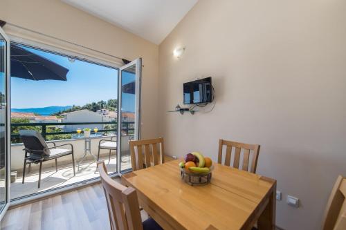 Létesítmények, Apartments by the sea Drvenik Donja vala, Makarska - 9654 in Drvenik