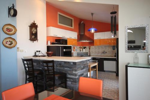Two-Bedroom Apartment with Balcony and Sea View image 10