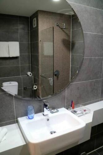Bathroom, Q Hotel Damansara Perdana near IKEA Mall