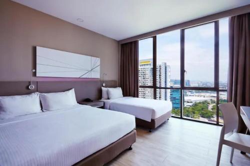 Q Hotel Damansara Perdana near 1 Utama Shopping Centre