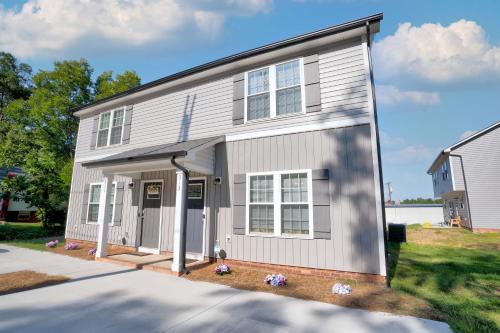 Kannapolis Elegant Townhouse - Pet Friendly