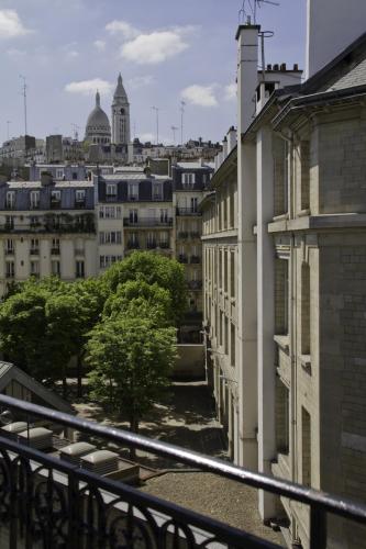 Le Montclair Montmartre by River - image 13