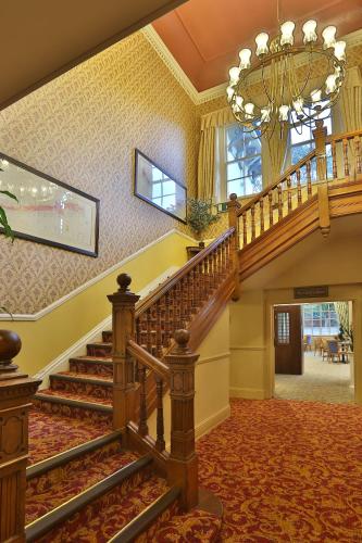 Reigate Manor Hotel - image 8