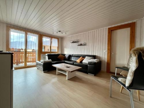 Chalet Diana - Spacious flat - Village core - South facing - Ski-in/Ski-out Bettmeralp