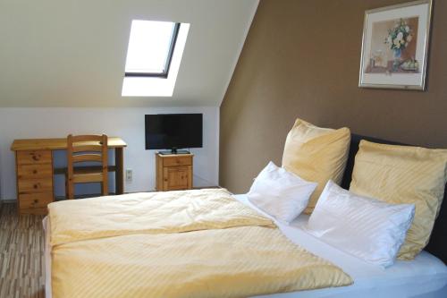 1 queen bed