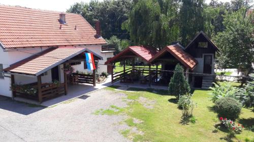 Apartments with a parking space Smoljanac, Plitvice - 12345 - Location saisonnière - Smoljanac