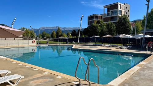  Las Margas Golf + Pirineo Aragonés in Sabiñánigo