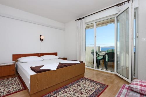 Two-Bedroom Apartment with Balcony and Sea View