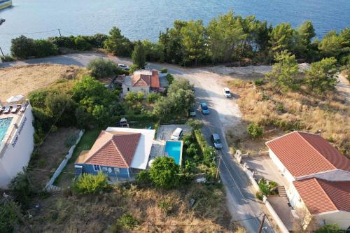  Sarakiniko villa with private pool in Póros