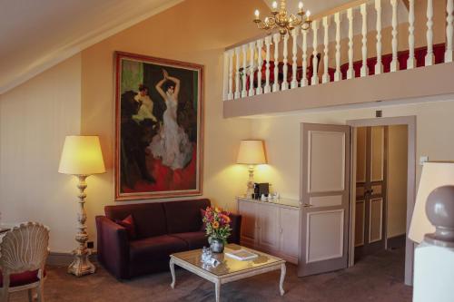 room detail thumbnail 1