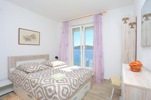 Two-Bedroom Apartment with Terrace and Sea View