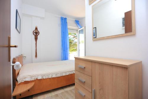 Apartments by the sea Rogoznica - 13012 - image 7