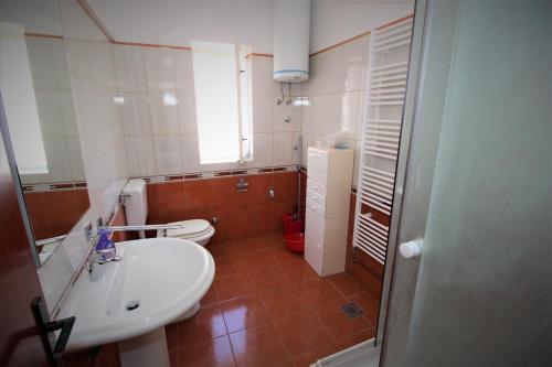 Two-Bedroom Apartment with Balcony and Sea View image 9