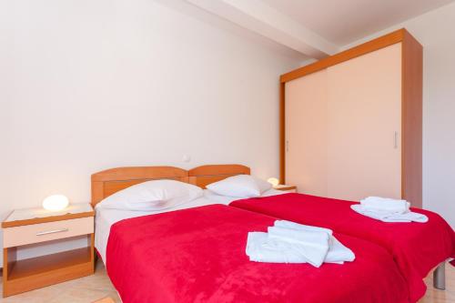 One-Bedroom Apartment with Terrace image 4