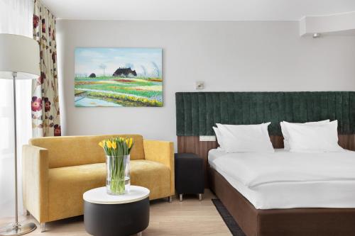 Studio with Spa Bath