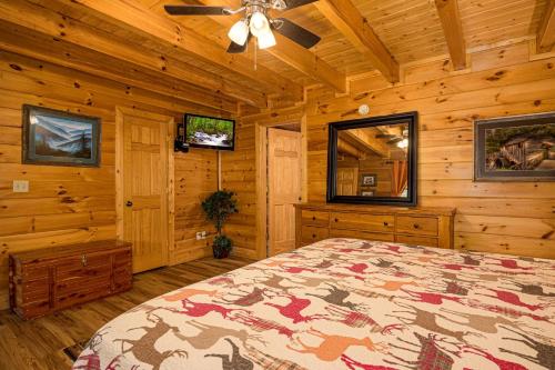 Luxurious Family Mountain Cabin - image 4