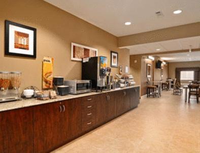 Food and beverages, Microtel Inn & Suites by Wyndham Ozark in Ozark (AL)