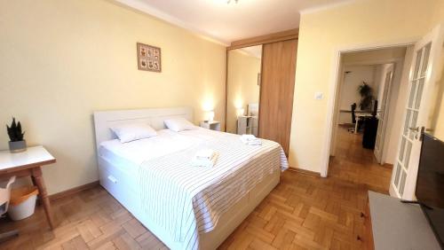 Happy Life - apartment next to metro station, Varsovie