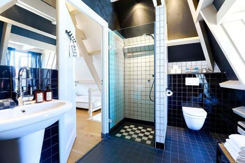 Hello I'm Local - EAT DRINK SLEEP - image 3