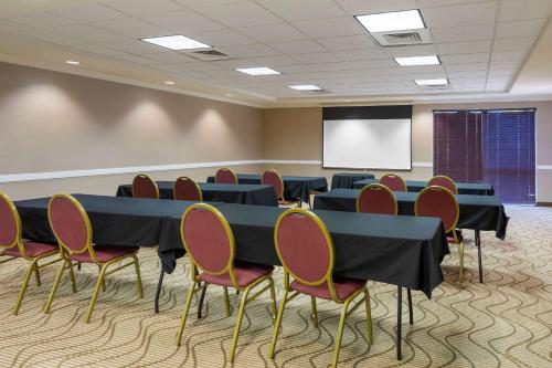 Comfort Suites Ontario Airport Convention Center