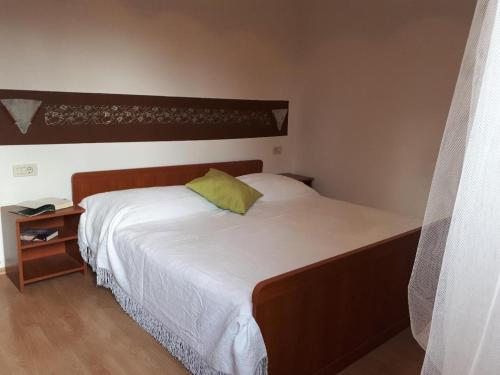 Two-Bedroom Apartment with Terrace image 8