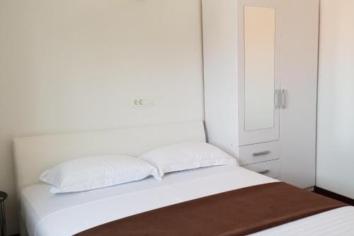 Two-Bedroom Apartment with Terrace and Sea View image 7