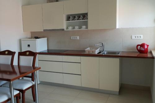 Two-Bedroom Apartment with Terrace and Sea View image 4