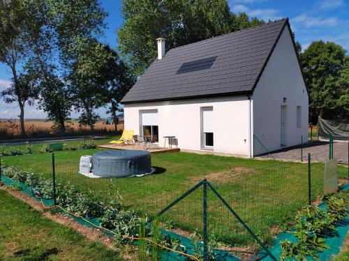 Maison individuelle neuve plein pied avec terrasse et jardin clos 10minutes a pied de la plage - Location saisonnière - Quiberville