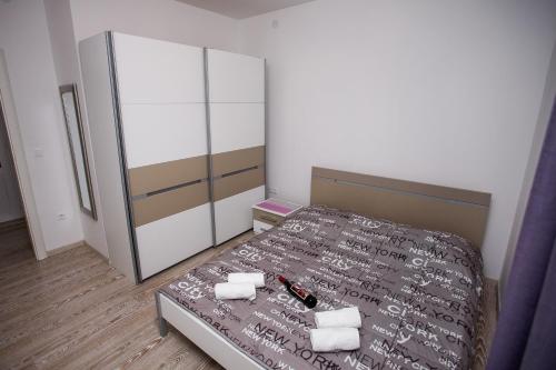One-Bedroom Apartment with Terrace and Sea View image 10