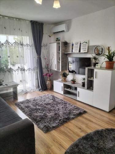 Iuli, Iaşi