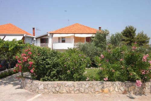 Family friendly seaside apartments Nevidjane Pasman - 325 - image 7