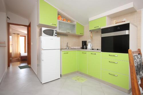 Family friendly seaside apartments Nevidjane Pasman - 325 - main image