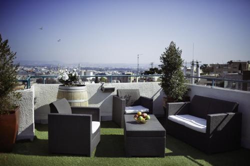 ロウイ M アパートメント