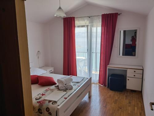 One-Bedroom Apartment with Balcony and Sea View
