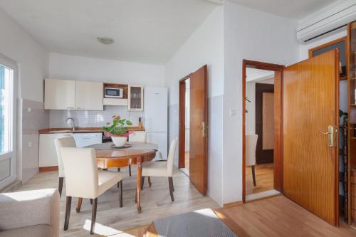 Apartment Igrane 310e - image 14