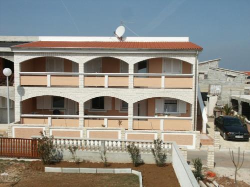  Apartments by the sea Vir - 286, Pension in Vir