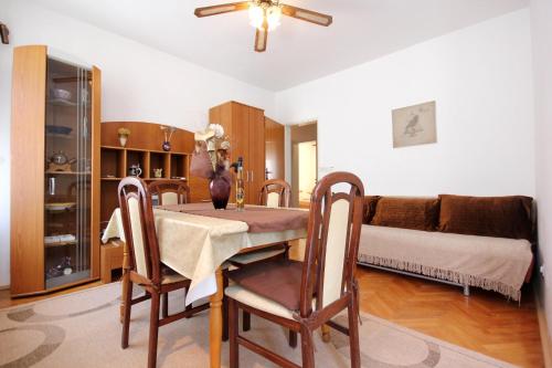 Two-Bedroom Apartment with Terrace and Sea View image 8