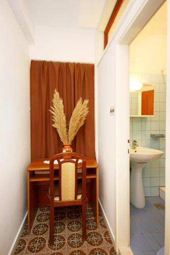 Two-Bedroom Apartment with Terrace and Sea View image 1