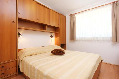 Two-Bedroom Apartment with Terrace and Sea View image 10