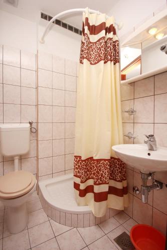 Two-Bedroom Apartment with Terrace and Sea View image 7
