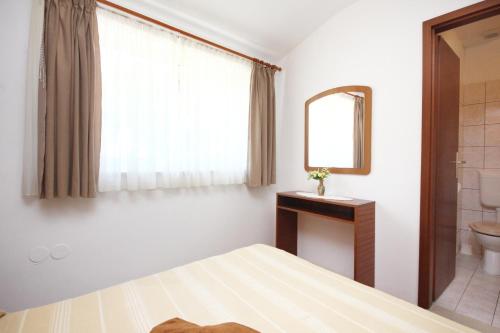 Two-Bedroom Apartment with Terrace and Sea View image 9
