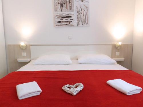 One-Bedroom Apartment with Terrace image 5