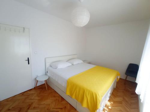 Apartments with a parking space Bilo Primosten - 12868 - image 10