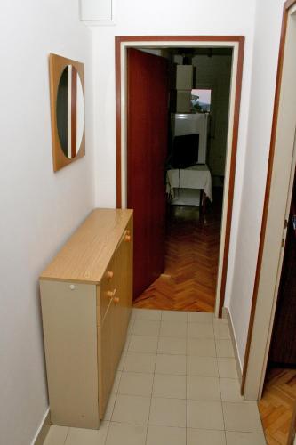 Apartments with a parking space Bilo Primosten - 12868 - image 7