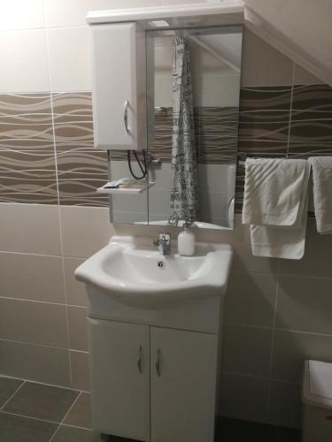 Apartment Smoljanac 12345b - image 7