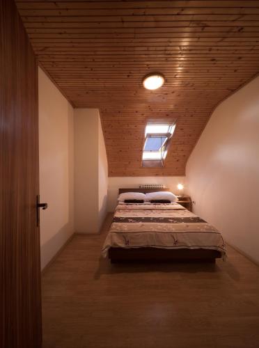 Apartment Smoljanac 14979a - image 7