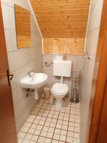 Apartment Smoljanac 14979a - image 14
