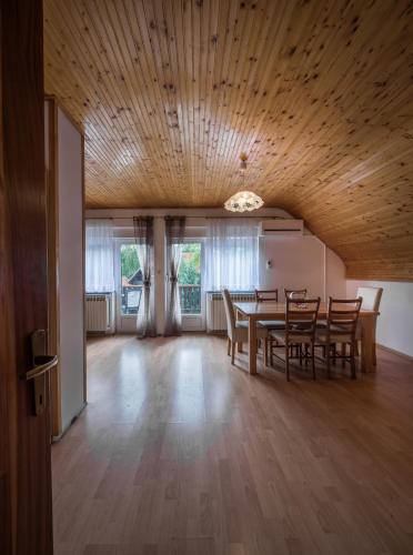 Apartment Smoljanac 14979a - image 3