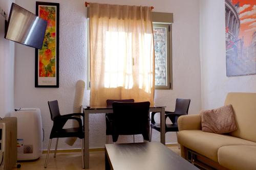 Reina Victoria Apartaments & SuiteS TPH