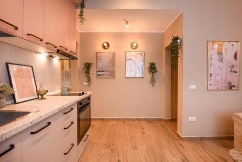 One-Bedroom Apartment image 6